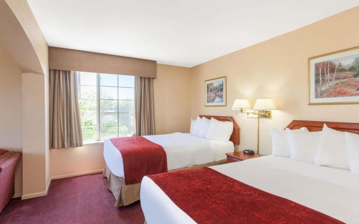Ramada by Wyndham Fresno Northwest