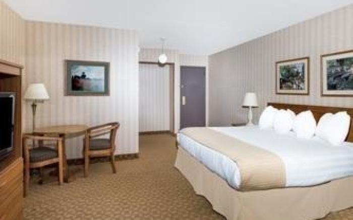 Ramada by Wyndham Watertown/Thousand Islands NY