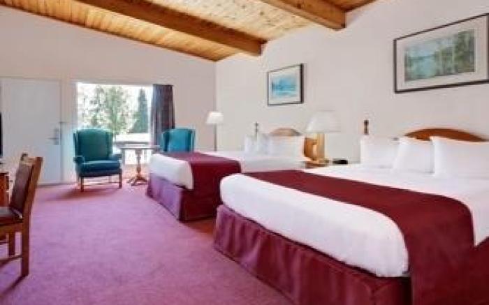 Ramada by Wyndham Gananoque Provincial Inn