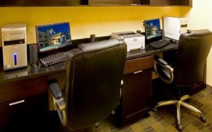 Holiday Inn Express and Suites Beeville By IHG