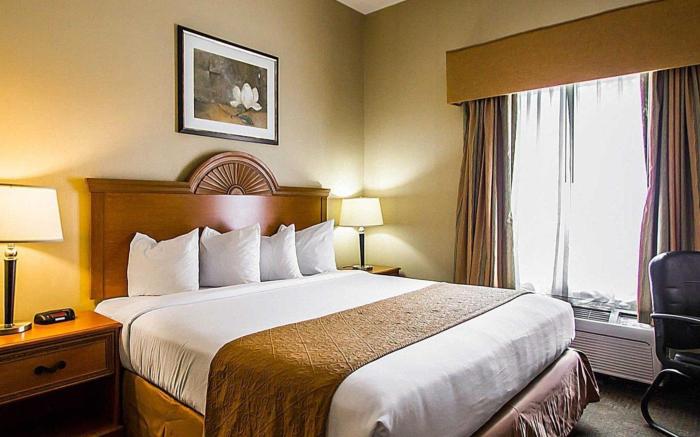 Quality Inn & Suites Fishkill South near I-84