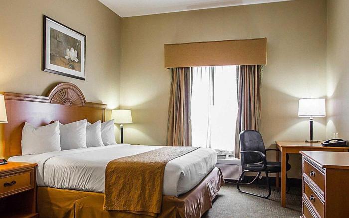 Quality Inn & Suites Fishkill South near I-84