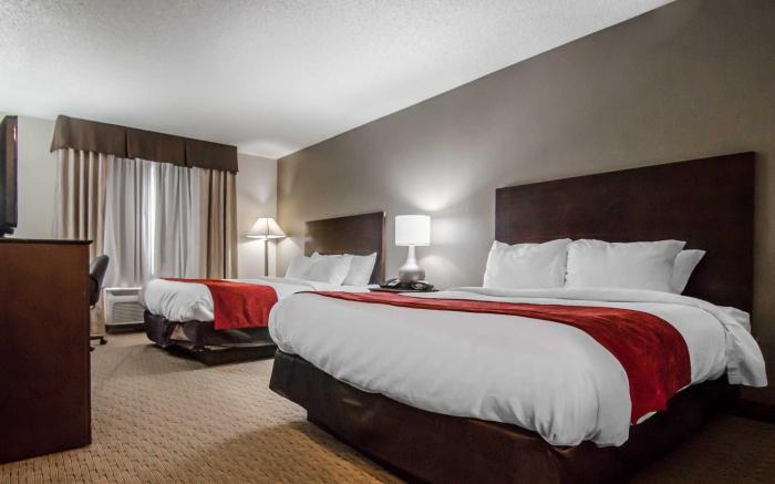 Quality Suites St. Joseph