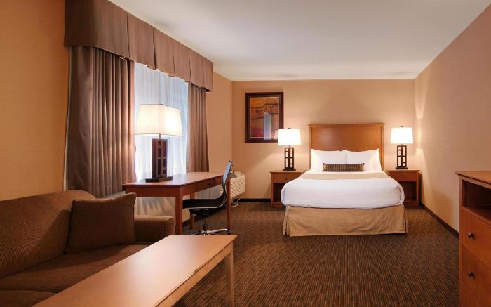 BEST WESTERN PLUS Mission City Lodge