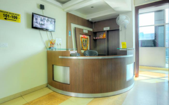 Treebo Shivam Inn Near Singapore Mall