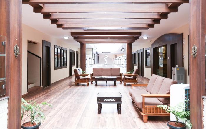 Treebo Comforts Inn, University Road Deralakatte