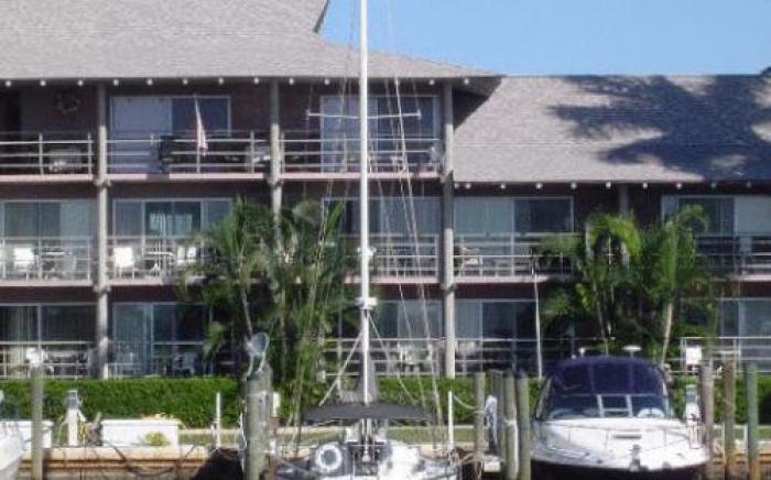 Cove Inn on Naples Bay