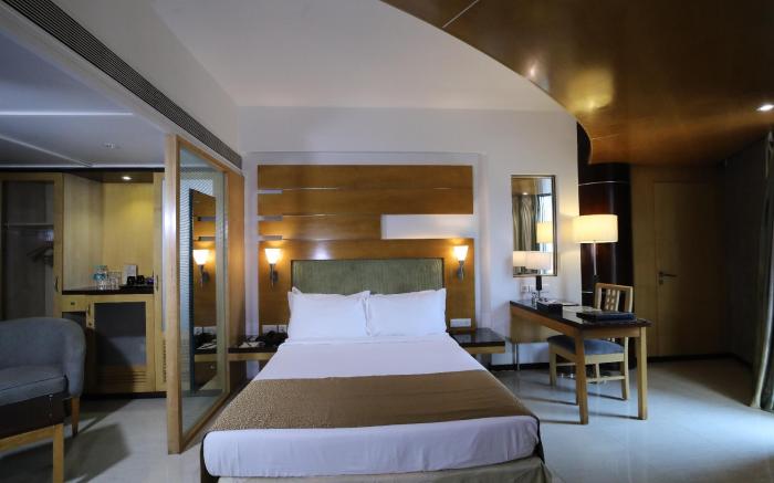 HOTEL PENINSULA GRAND