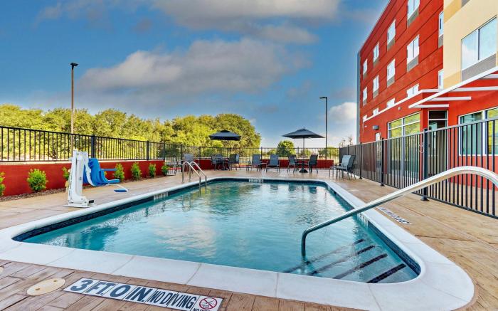 Fairfield by Marriott Inn & Suites Dallas Love Field