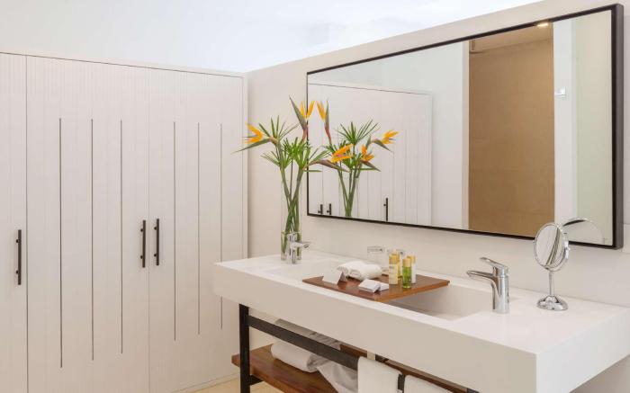 Nacar Hotel Cartagena, Curio Collection by Hilton