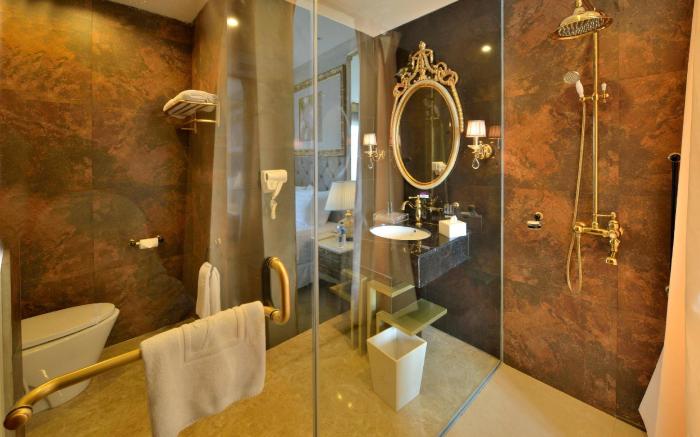 Amaroossa Royal Hotel Bogor