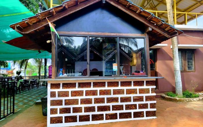 Coconut Tree Resort