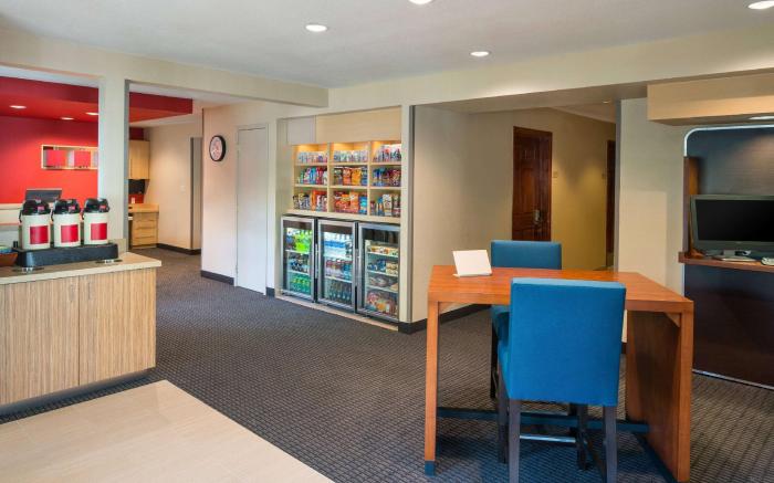 Sonesta Simply Suites Seattle Renton