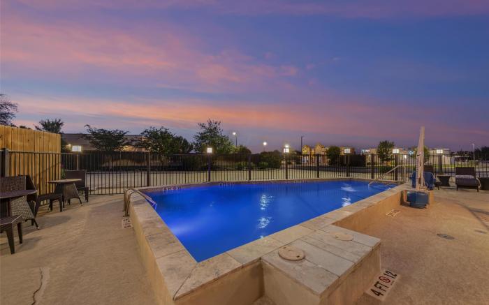 Best Western Green Oak Inn & Suites