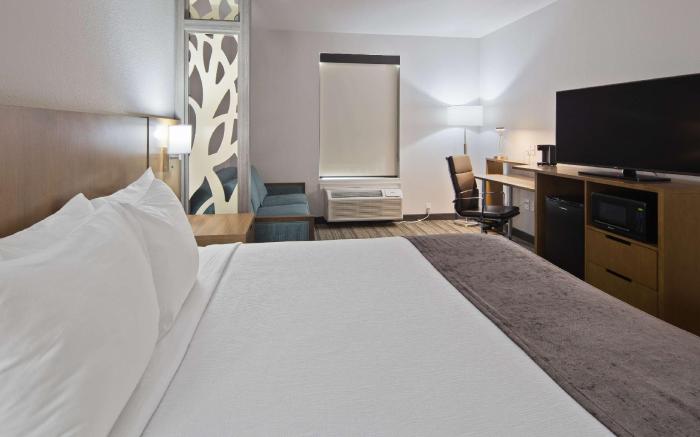Best Western Green Oak Inn & Suites