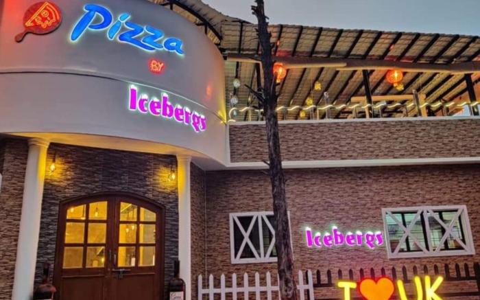 Icebergs Hotel
