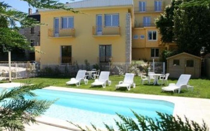 Les Ambassadeurs Logis Hotels et Restaurant