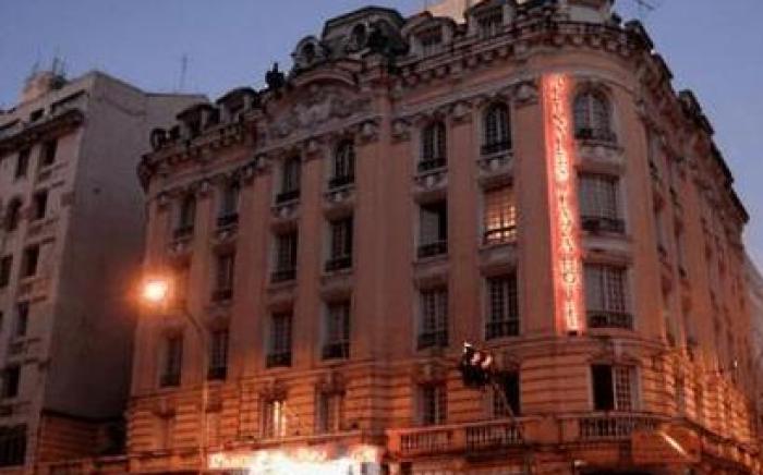 Reinales Plaza Hotel