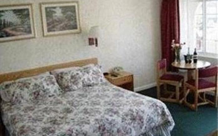 Travelers Inn