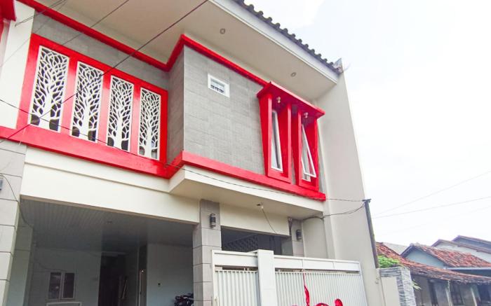 RedDoorz @ Griya Jeniee near Stadion Wilis Madiun