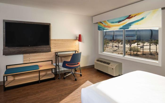 Tru by Hilton Phoenix Glendale Westgate
