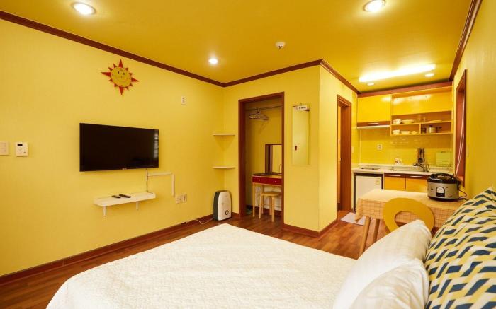 A. 해바라기(낮에는 산과 계곡이, 밤에는 별들이 아름다운 평창의 펜션)