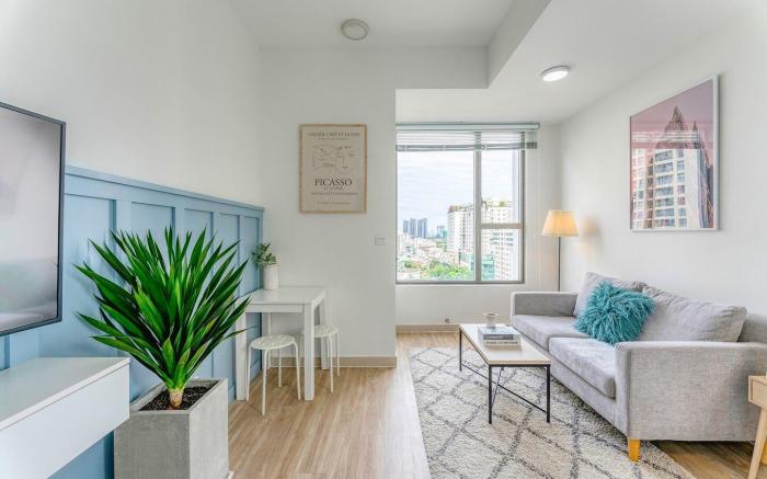 DANNY’s STYLIST FREE POOL APT in CBD, Bui Vien