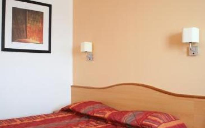 Brit Hotel Confort Montauban