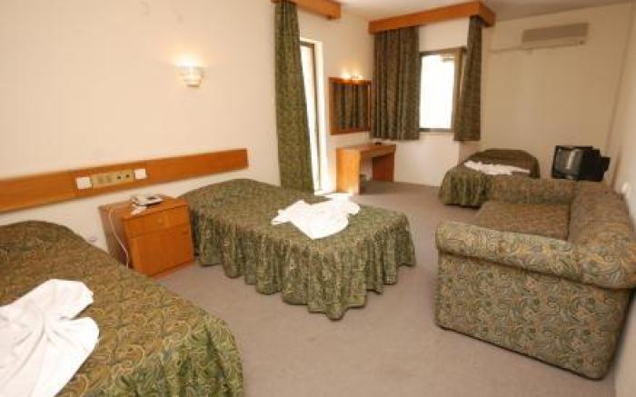 Dias Hotel