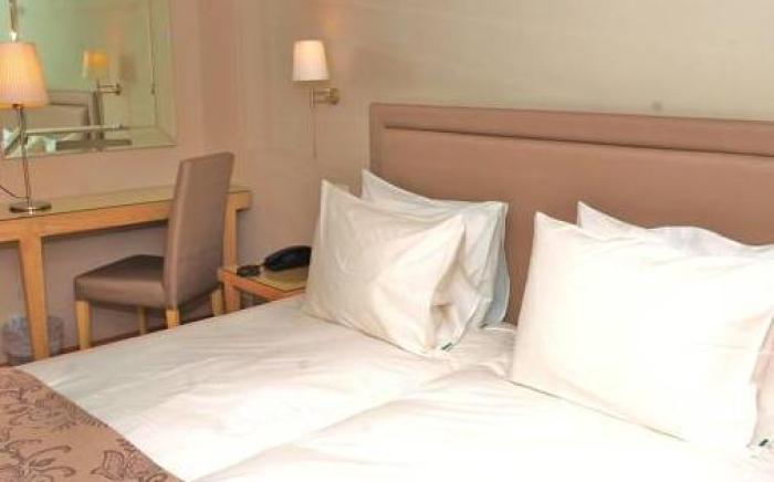 Hotel Avra