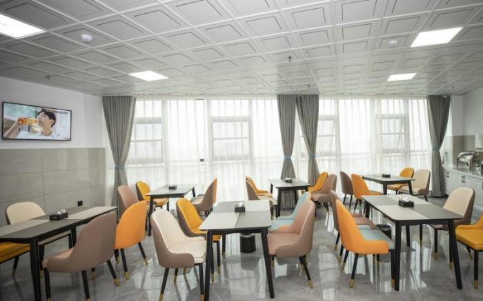 Shell Hotel Fuyang Linquan County Qianjin Road Tenghui International City