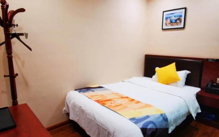 Shell Hotel Huainan Shou County Passenger Station Yaohai Grand Market