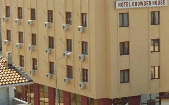 Hotel Crowded House