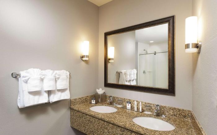 DoubleTree by Hilton West Palm Beach Airport