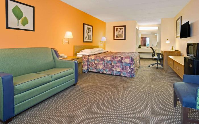 Days Inn by Wyndham Cincinnati East