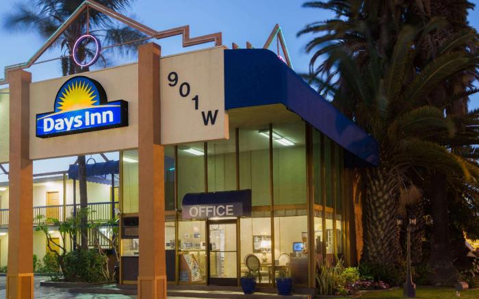 Days Inn by Wyndham Los Angeles LAX Airport/Stadium Area 