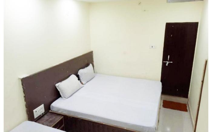 Goroomgo Swastik Guest House Near Kashi Vishwanath Temple Varanasi