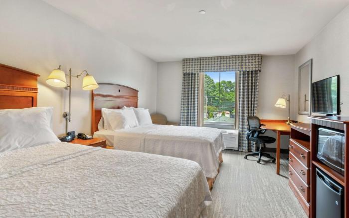 Hampton Inn & Suites Mystic