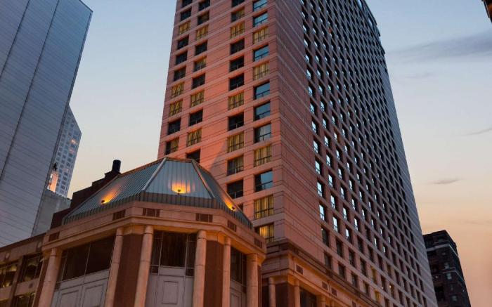 Hilton Chicago Magnificent Mile Suites