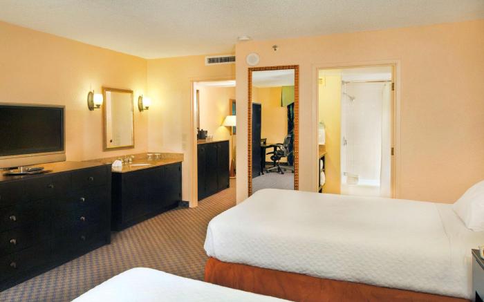 Embassy Suites by Hilton Miami International Airport