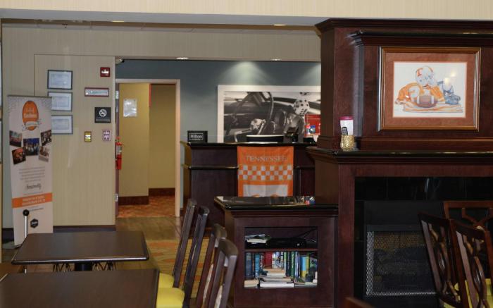 Hampton Inn & Suites-Knoxville/North I-75