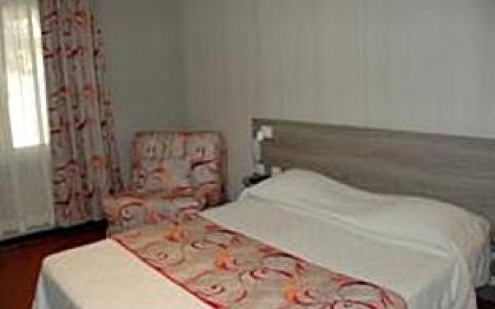 Brit Hotel Confort Le Revest Sainte-Maxime