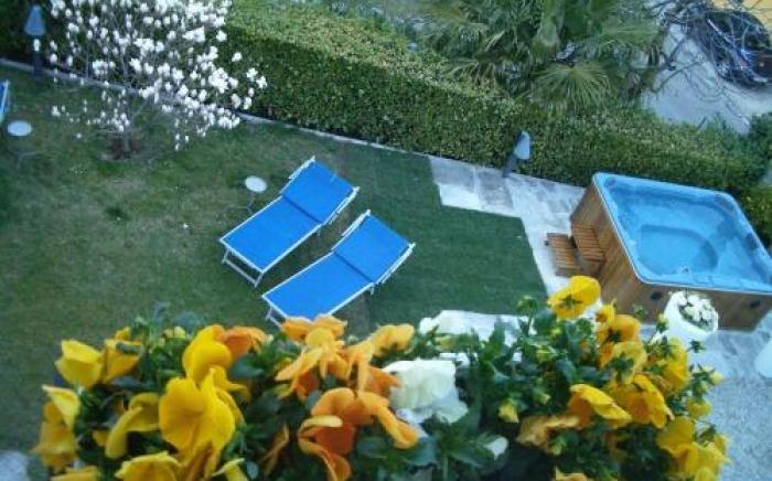 Miralago B&B and Apartments