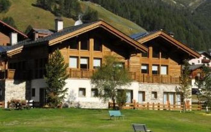 Paradise Lodge