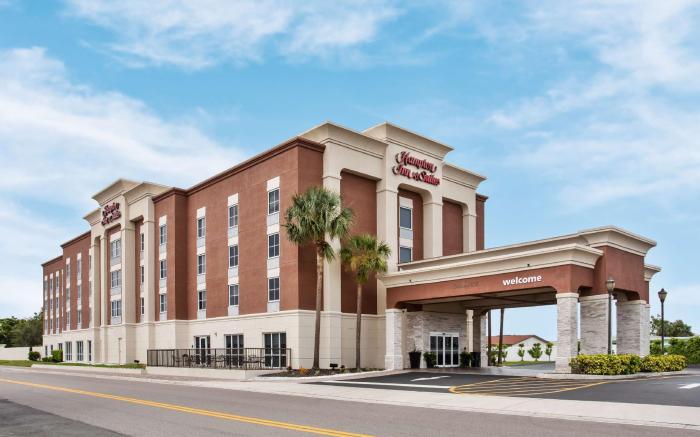 Hampton Inn & Suites - Cape Coral/Fort Myers Area, FL