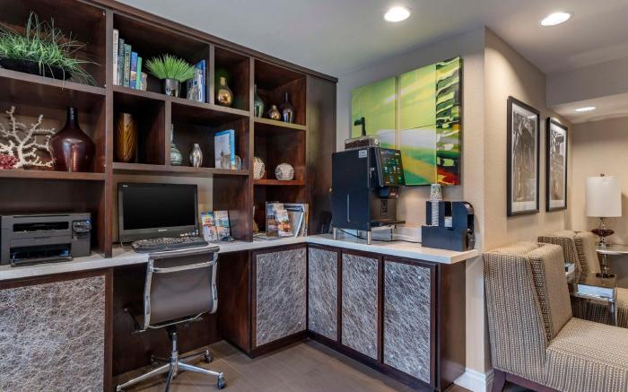 Best Western Carmels Town House Lodge