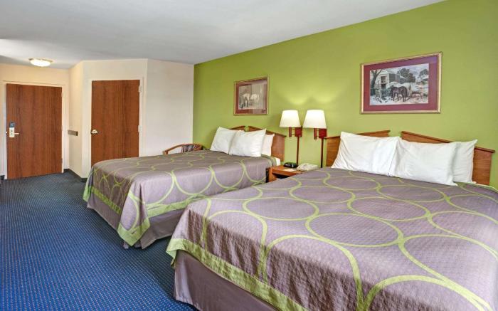 Super 8 By Wyndham Louisville/Expo Center