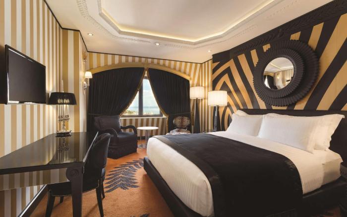 Wyndham Grand Istanbul Kalamis Marina Hotel