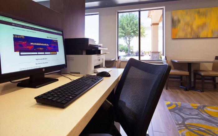 Best Western Plus North Houston Inn and Suites