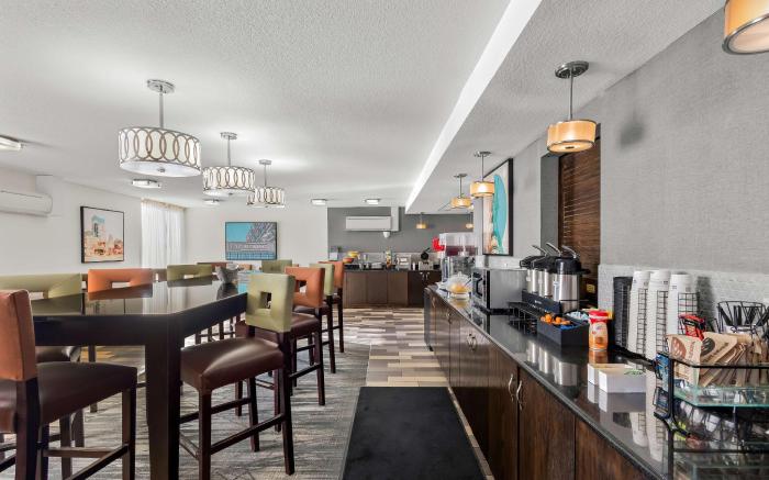 Best Western Luxbury Inn Fort Wayne